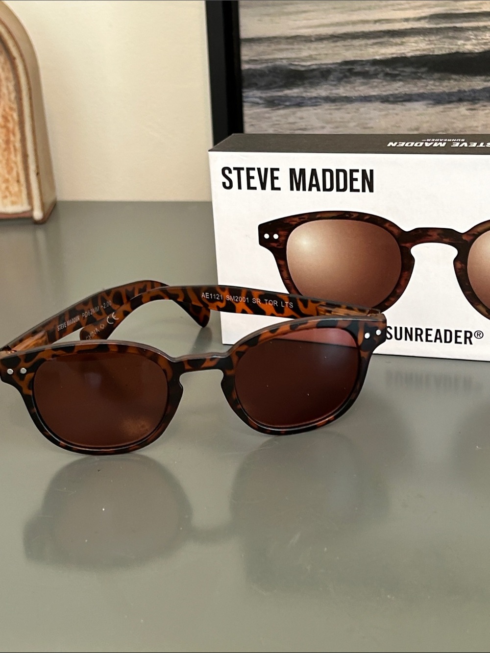 Steve Madden New in box Tortoiseshell
Sun readers.